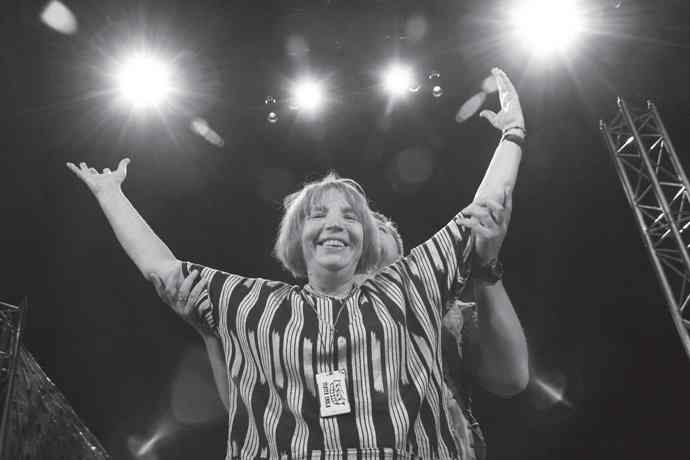 Mai Murdmaa taaskohtub ooperi ja P&auml;rnuga