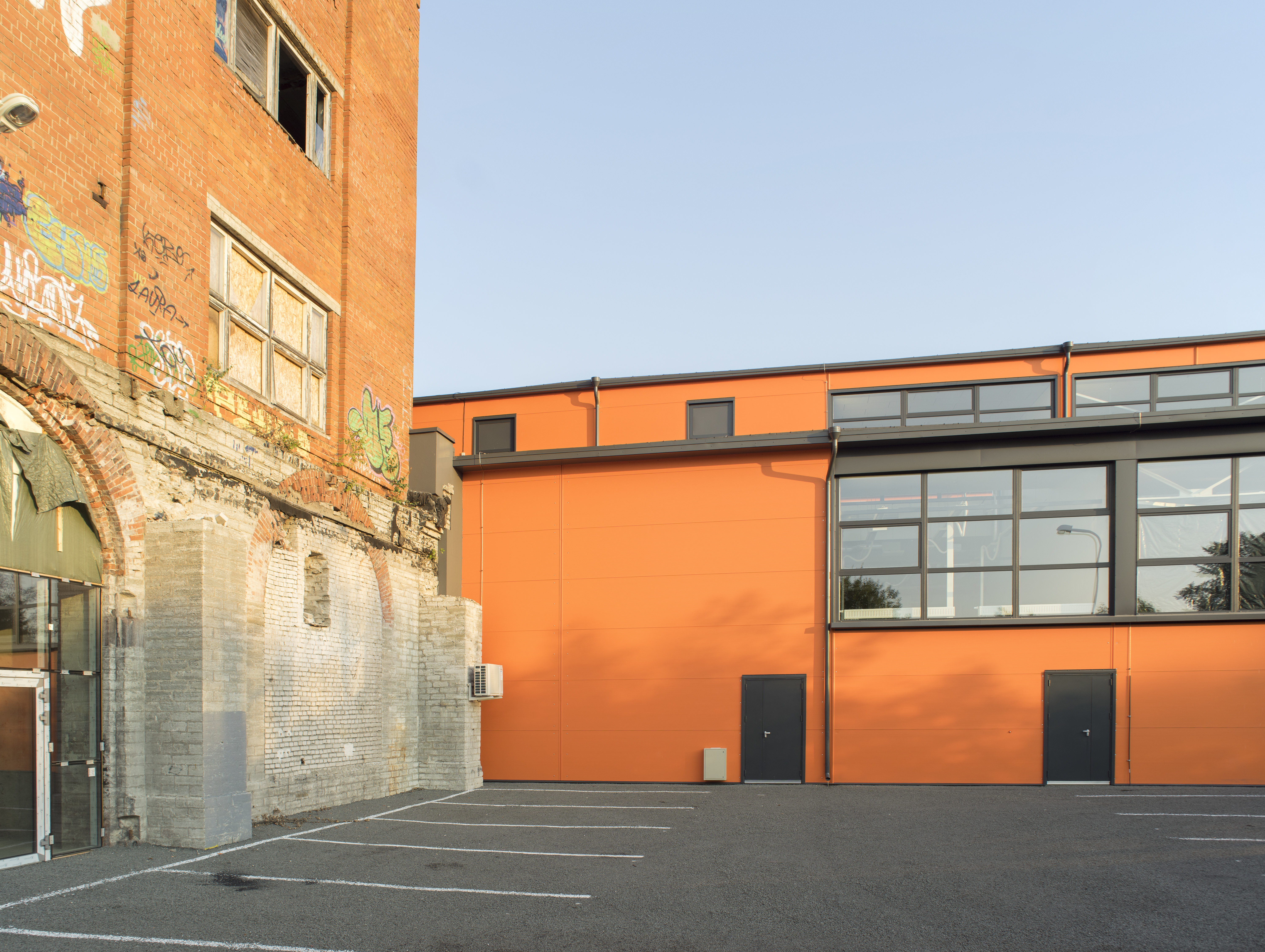 2013. aastal andsid alalise mängupaigata teatrid 908 etendust, mis on 16% kõikidest eelmisel aastal Eestis antud etendustest  ning mis kogusid 13% külastuste koguarvust. 