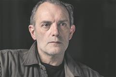 Pealelend: Igor L&otilde;ssov, &bdquo;Naisev&otilde;tu&rdquo; lavastaja