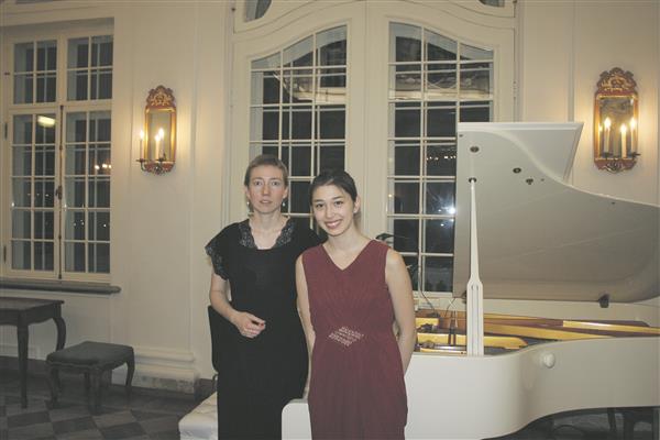 Irina Zahharenkova ja Tami Pohjola – sära­vad nii konkurssidel kui kontserdilaval –  1. veebruaril Kadrioru lossis. 