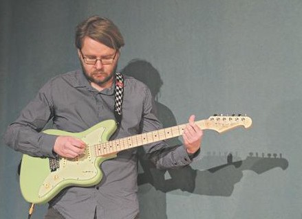 Jan Kaus: „Eelistan jätta arvustajale tõlgendusvabaduse, kuigi ma jätan endale ka vabaduse arvustaja tõlgendust vabalt tõlgendada.“ 