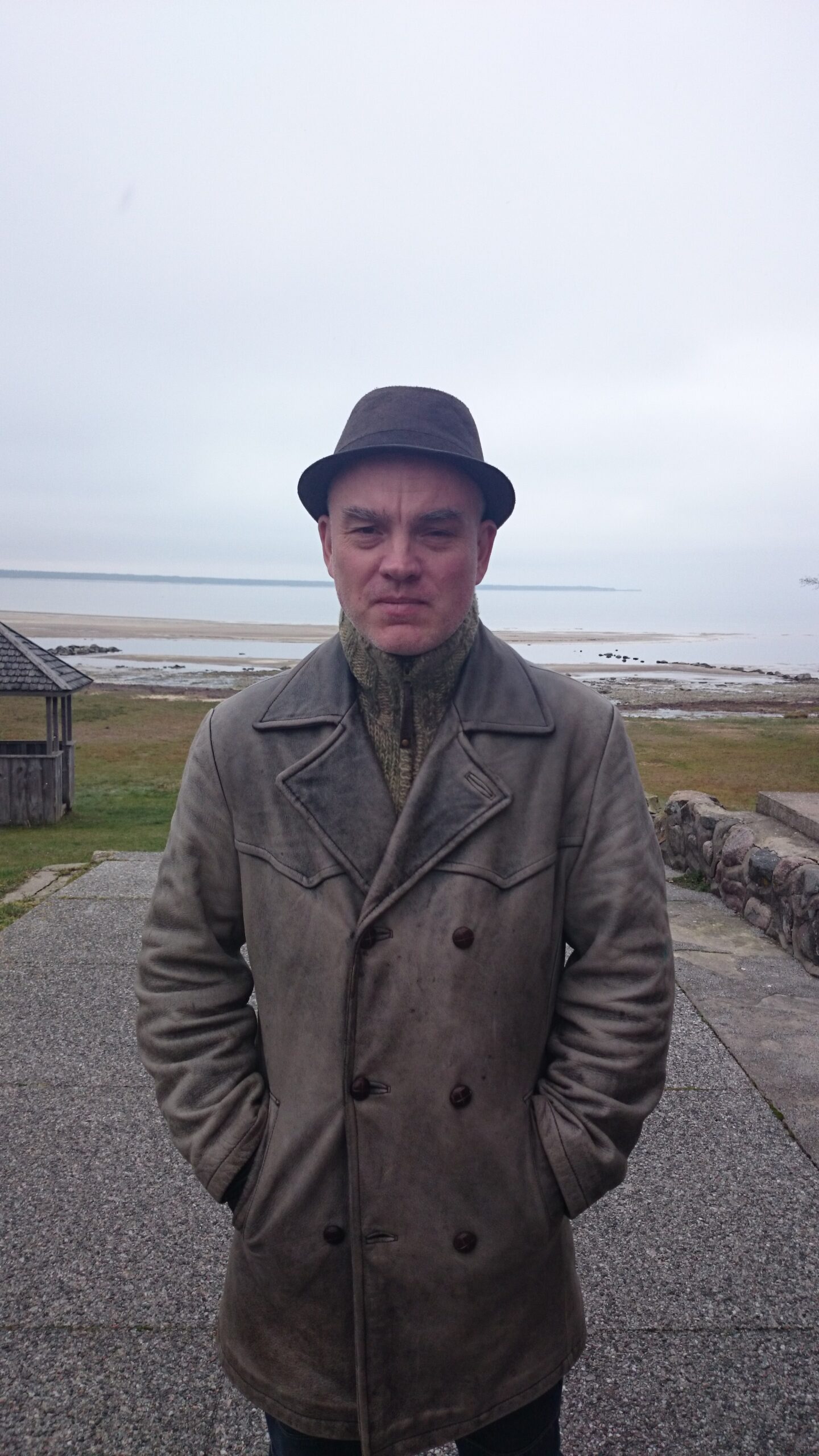 Kit&scaron;ilembene eklektik, aga v&auml;gagi n&uuml;&uuml;disaegne kunstnik