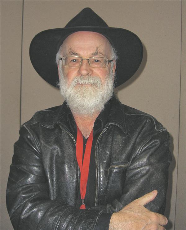 Naerdes, ilma kibestumiseta &ndash;  Sir Terry m&auml;lestuseks