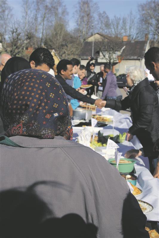 Varjupaigataotlejad olid rõõmsad, et olid saanud kohalikega neutraalselt positsioonilt suhelda, ise midagi pakkuda, jagada killukesi oma kultuurist ja korraks unustada veniv tegevuseta argipäev.  