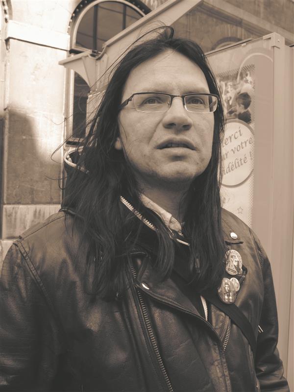 Pealelend  &ndash; Kalev Kudu, &bdquo;P&auml;rast kaldkriipsu&ldquo; lavastaja