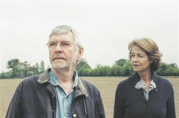 Nii Tom Courtenay kui Charlotte Rampling said tänavusel Berliini filmifestivalil parima näitlejatöö auhinna. 