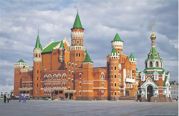 Kes oskaks seda ehitist nähes pakkuda, et Venemaa perifeerseks ja vaeseks osaks peetavas väikeses vabariigis ehitatakse lastele selline nukuteater (valminud 2014).