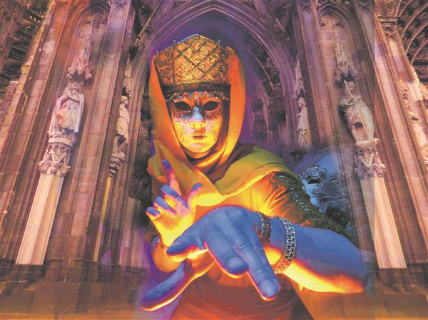 Heili Einasto, Karl Toepfer. Kriemhildi vannutus.  Sarjast „Naiselikkuse mask“. 2015.