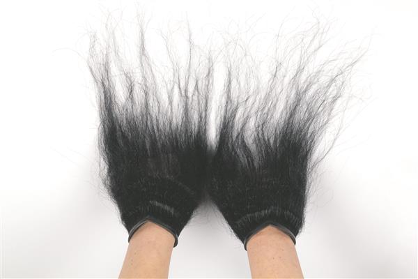 Carla Castiajo. Mehelikkus. Juuksed, nahk,  hõbe, 2015.