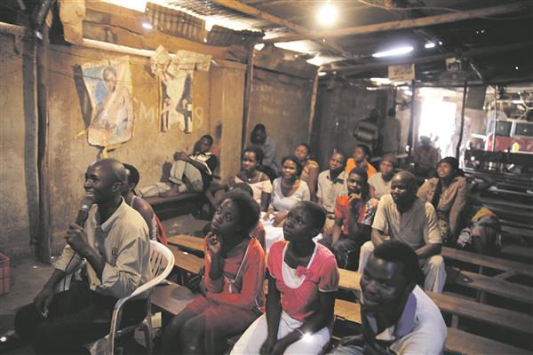 S&uuml;gavik vaatab meid