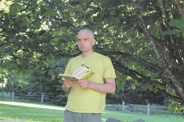 Mitme palgega jutukogumikke