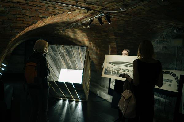 Arhitektuurinäitus kui ihamasin