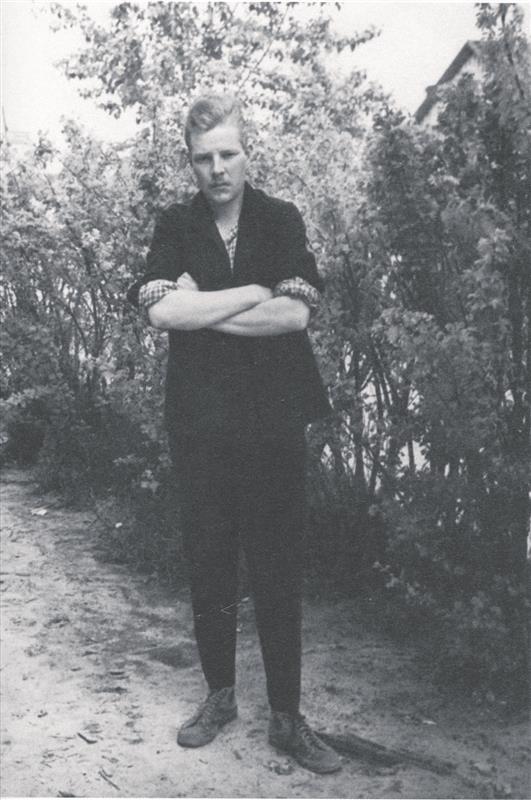 Üks meeldejäävamaid seiku seoses vangilaagriga on see, kuidas Johnny päästis maailmale laagripoeedi Enn Uibo luule – oma peas. Nii tõi ta laagrist välja ja aitas raamatussegi üle saja luuletuse. Pildil  Jaan Isotamm 1961. aastal Mordvas.