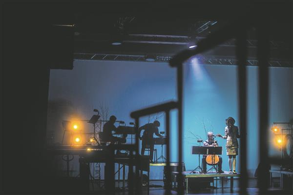 Kui valgus v&otilde;idab pimeduse