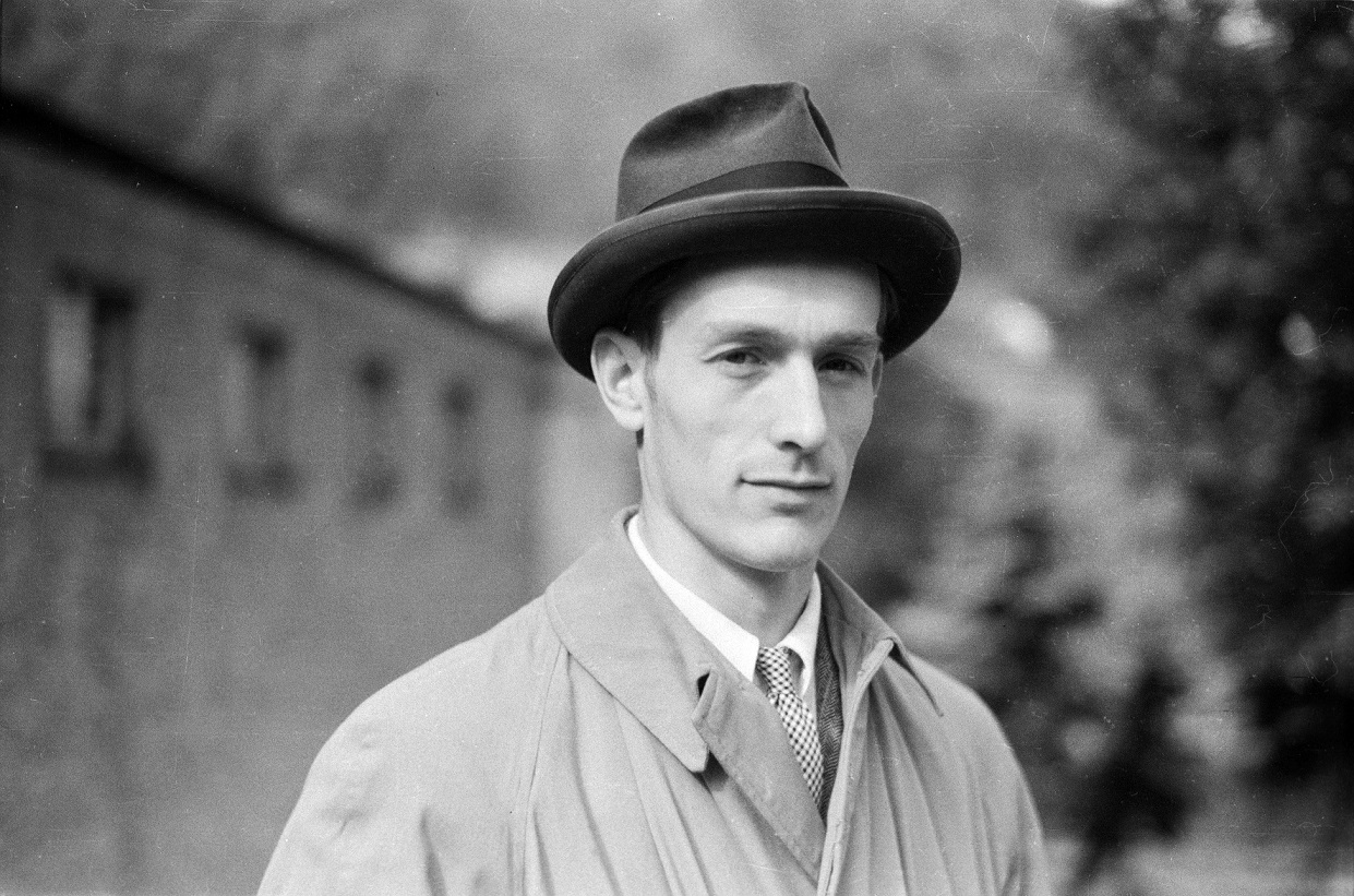 Roman Toi. Portreefoto Karl Hintzer, Herder Institut.