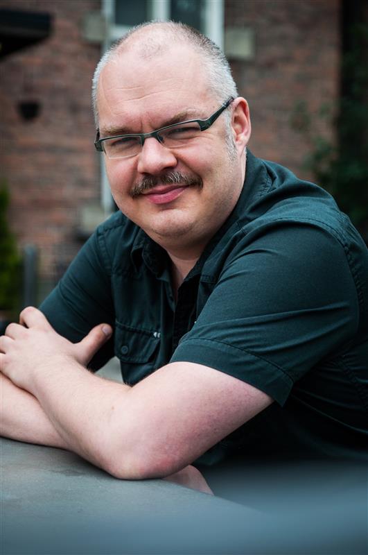 Teatris on k&uuml;simine enda n&auml;itamisest t&auml;htsam