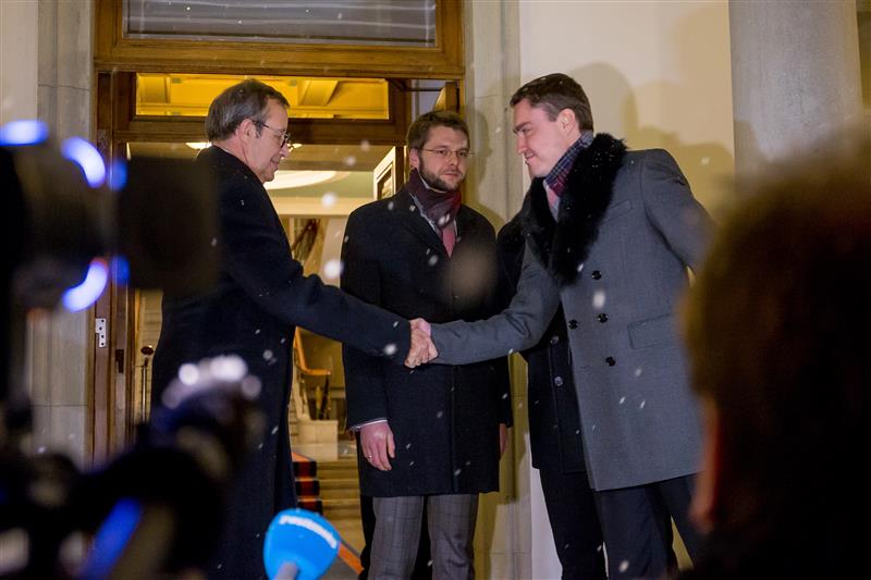 Autoritaarsusse kalduv liberalism  ja fa&scaron;ismi poole kreenis demokraatia