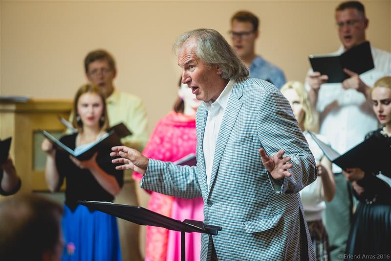 Huvihariduse pinnal on tore olla