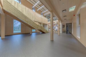 Aasta puitehitis 2016 on Arcwoodi (Peetri Puit) tehasekompleks Põlvas, arhitektid Mihkel Tüür, Ott Kadarik, Aleksei Petrov (Kadarik Tüür Arhitektid) sisearhitektid Kadri Tamme, Liis Mägi ja Harri Kaplan (Kadri Tamme Sisearhitektuur).