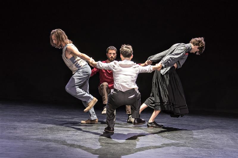 Humoorikas kõrvalpilk rahvatantsule ja -muusikale