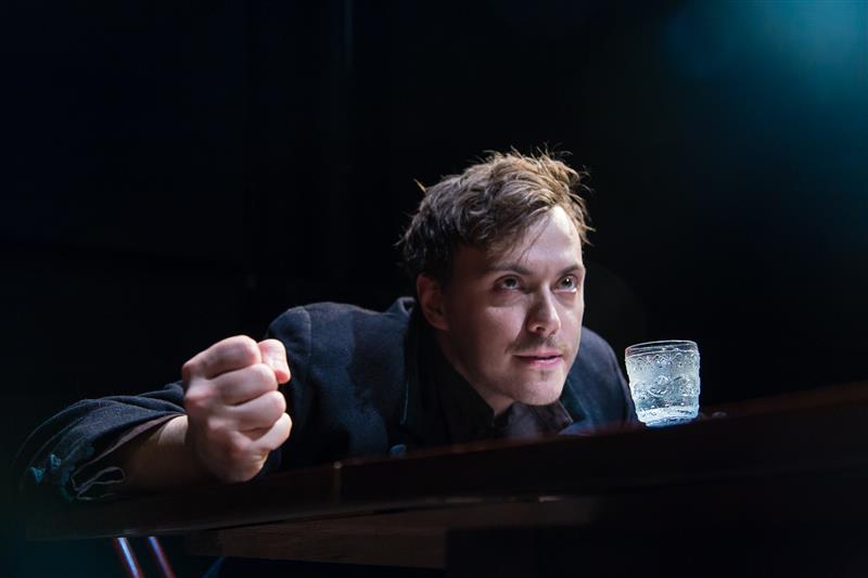 Teenäitaja põrgu seitsmendas ringis