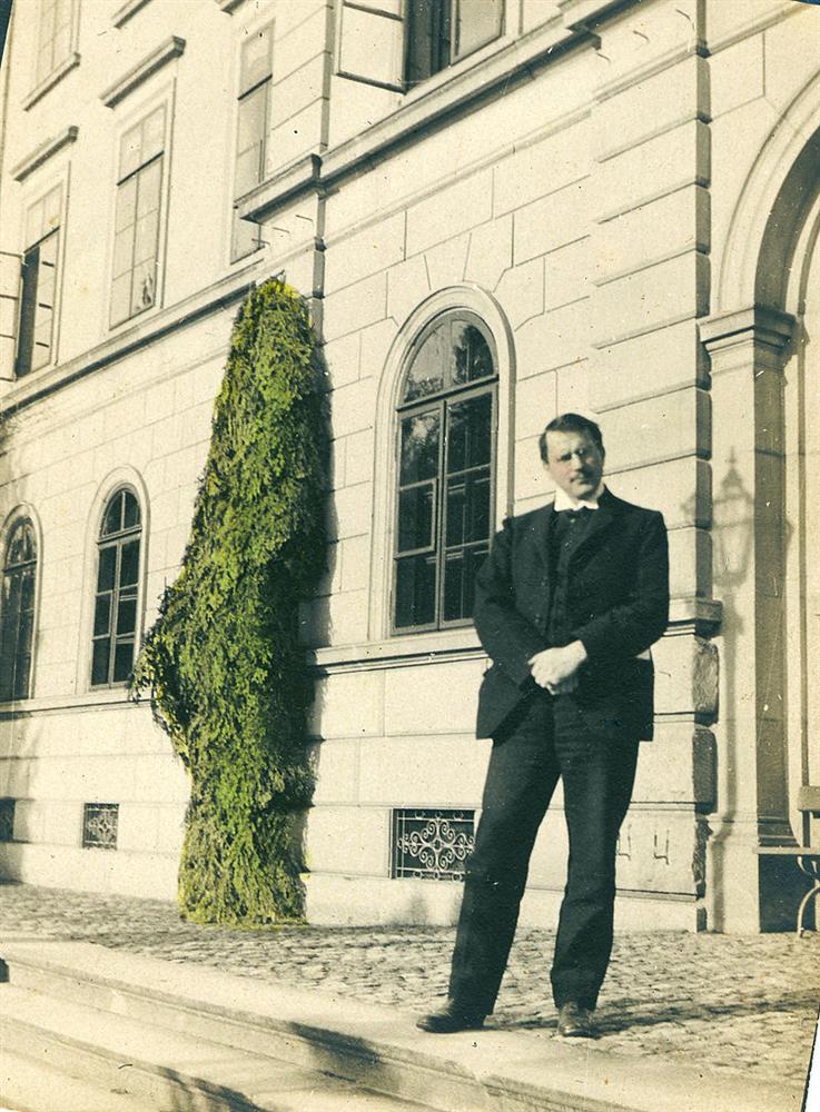 T&ouml;&ouml; arhet&uuml;&uuml;pse materjaliga on alati tour de force