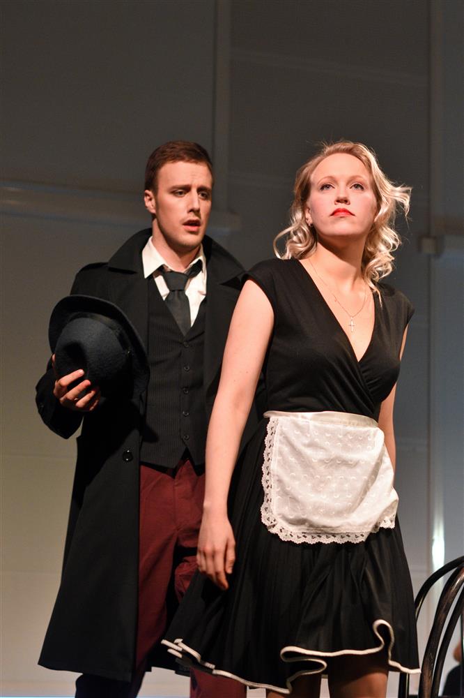 Teenijad ja k&auml;skijad