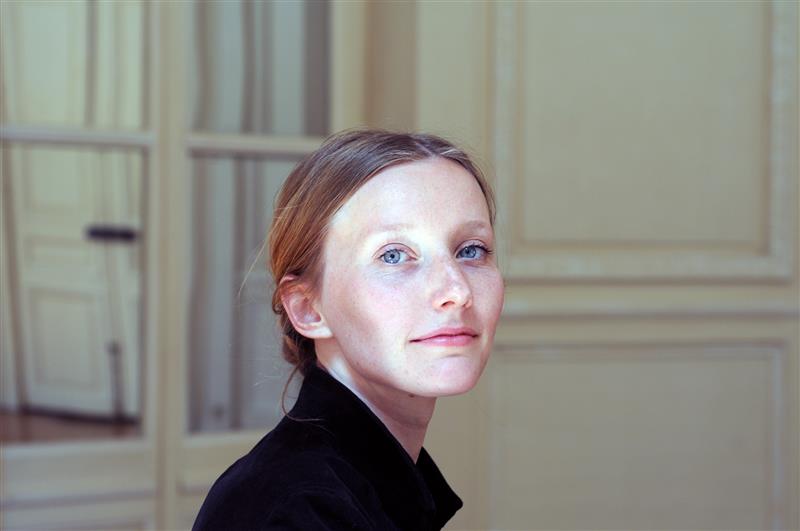 Ujuda &uuml;le tuulise j&auml;rve, p&otilde;lev k&uuml;&uuml;nal peos