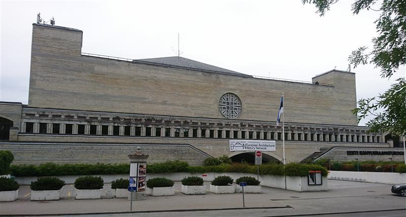 Mängulised ja akadeemilised arhitektuuriajaloolased