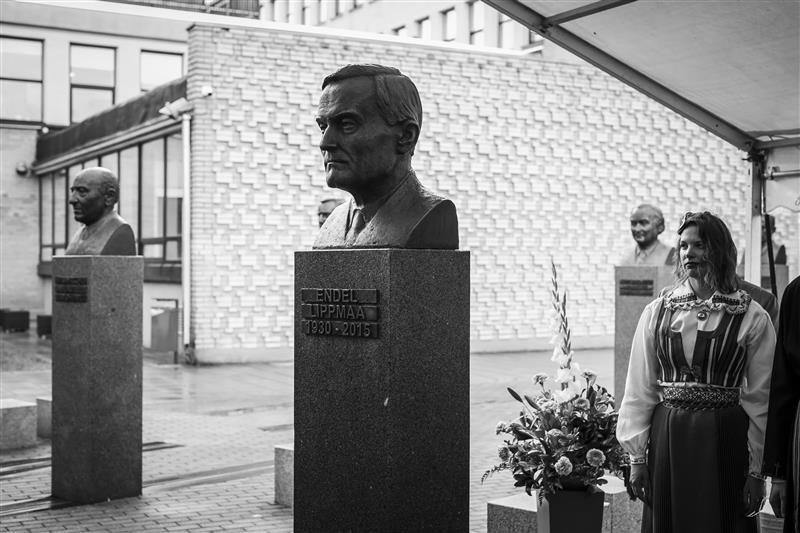 Monumendid elavatele