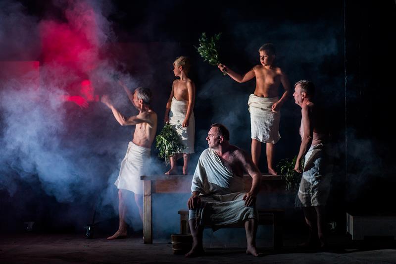 Eetiline enesehävitus kuulub lähiaja ajakirjanduse olemusse