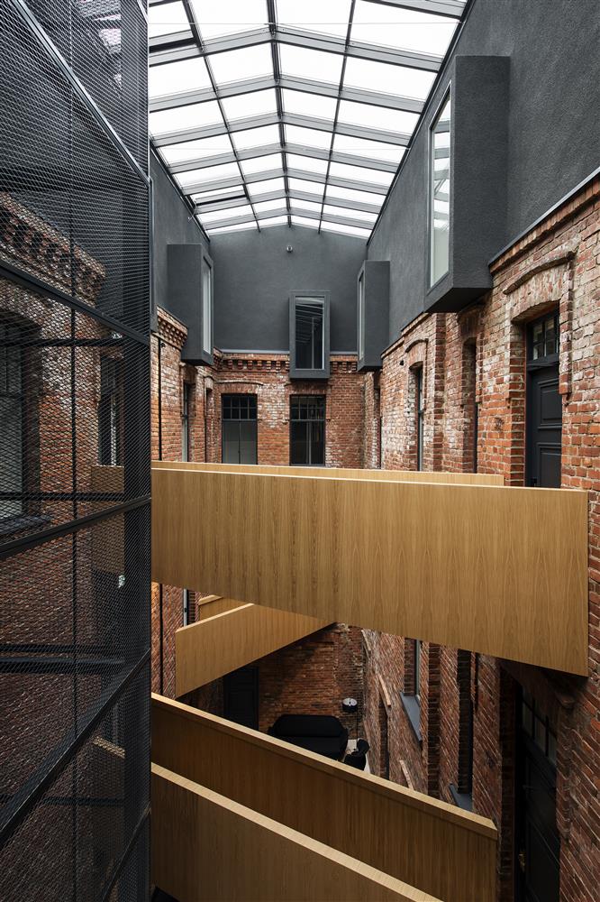 Mitmekihiline kaootiline s&uuml;steem