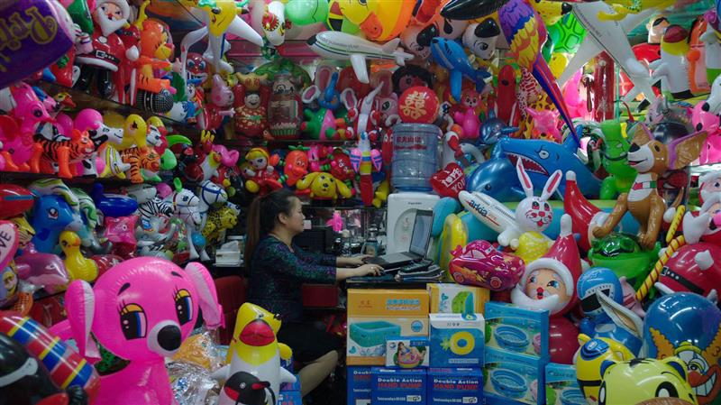 M&uuml;&uuml;r monumendi juures &ndash;Monumentaalsuse iha