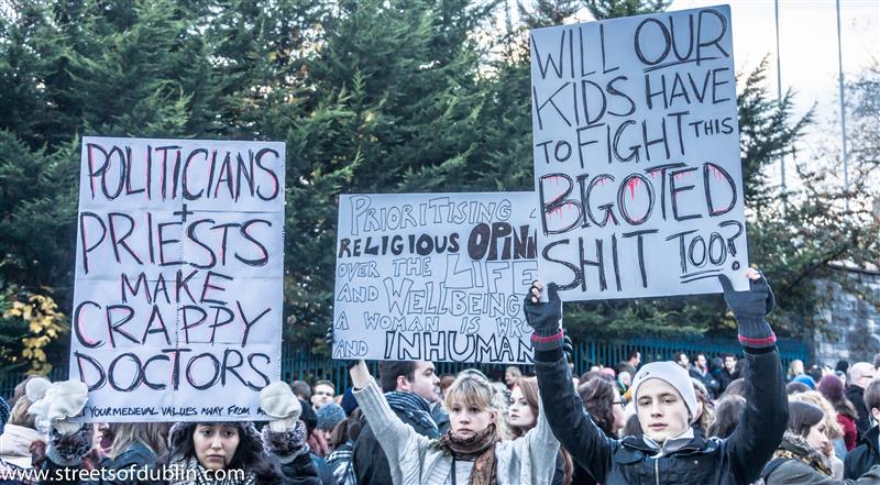 Kehalise enesemääramisõiguse ja loote eluõiguse konflikt