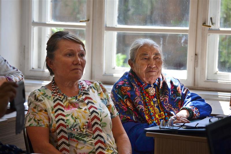 Soome-ugri sõnaseppade suurkogu Transilvaanias