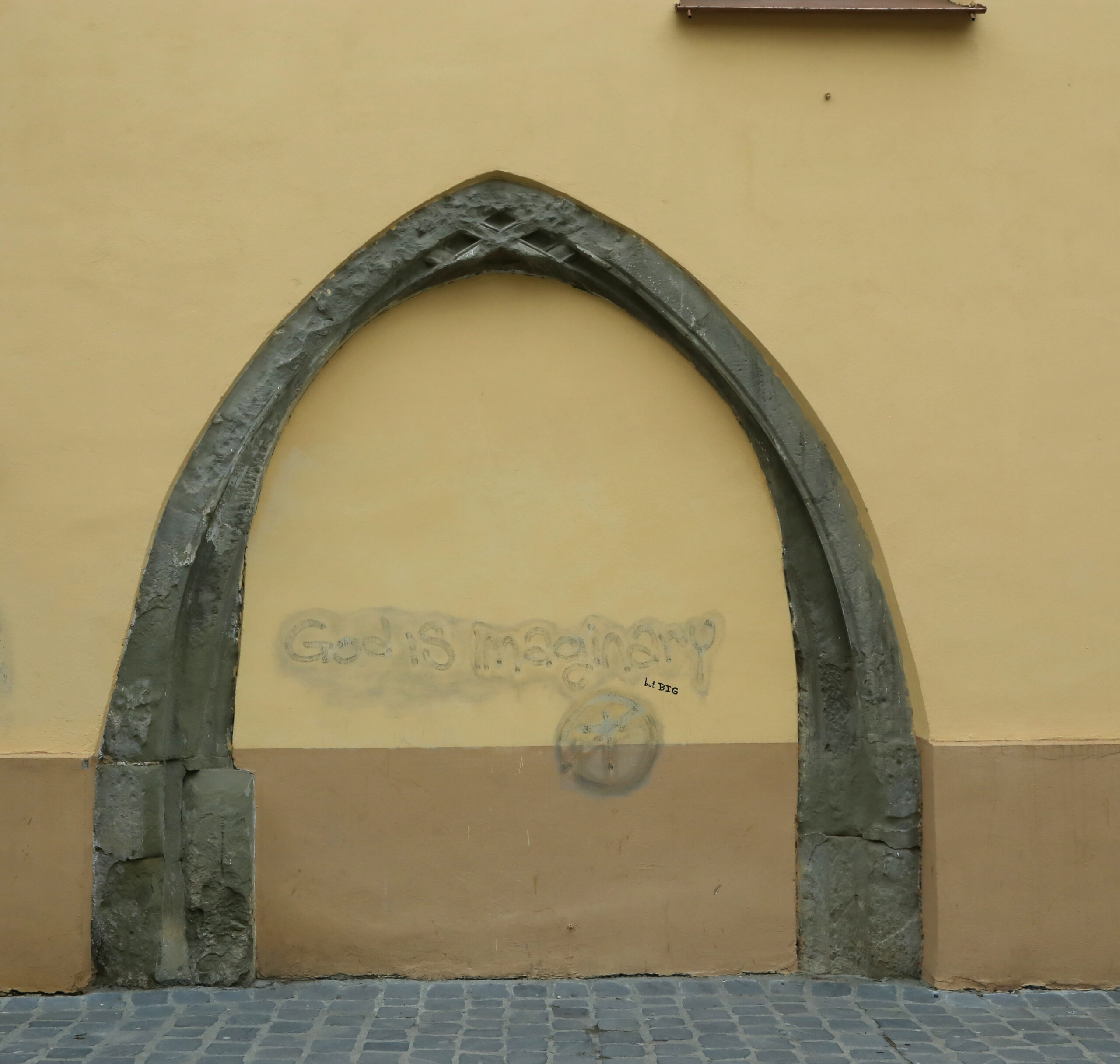 Jumal naerab, kui Jeesus nutab