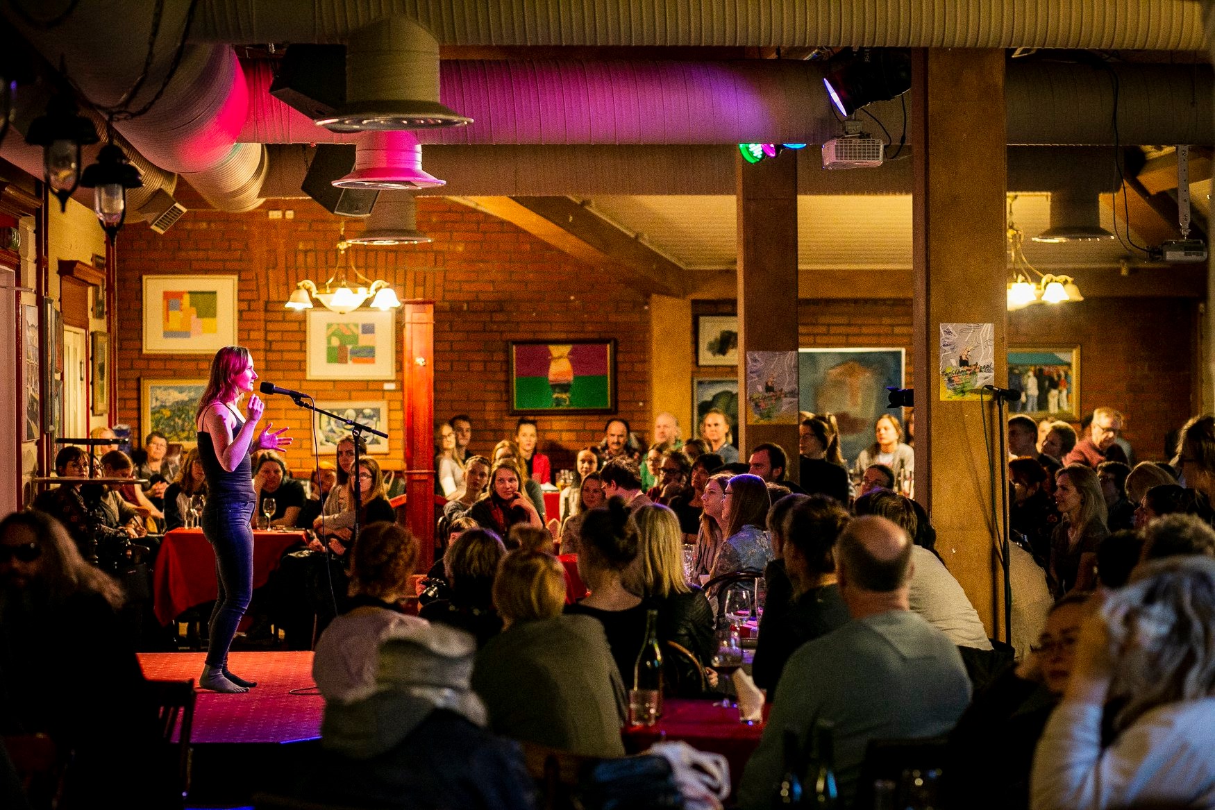 Tartus tärkab sügiseti kurjakuulutav lill, mis levitab luulekatku