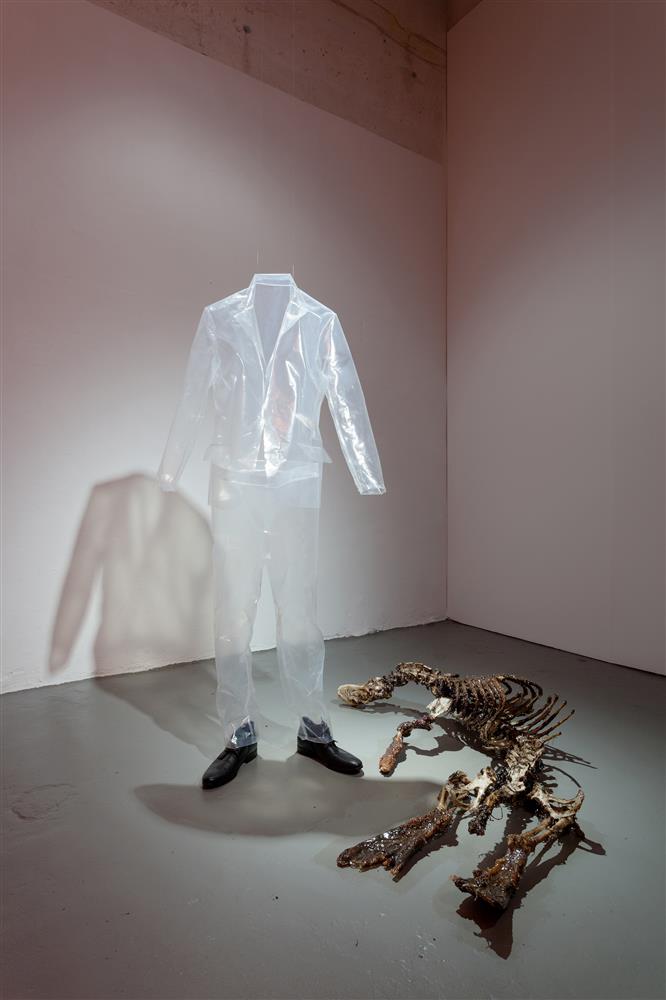 Hegeliga k&otilde;htu ei t&auml;ida, aga temata maailma ei p&auml;&auml;sta