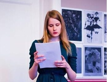 Auhind – Juhan Liivi luuleauhinna pälvis Triin Paja