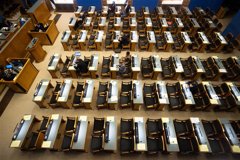 Hakkame, mehed, t&ouml;&ouml;tama!