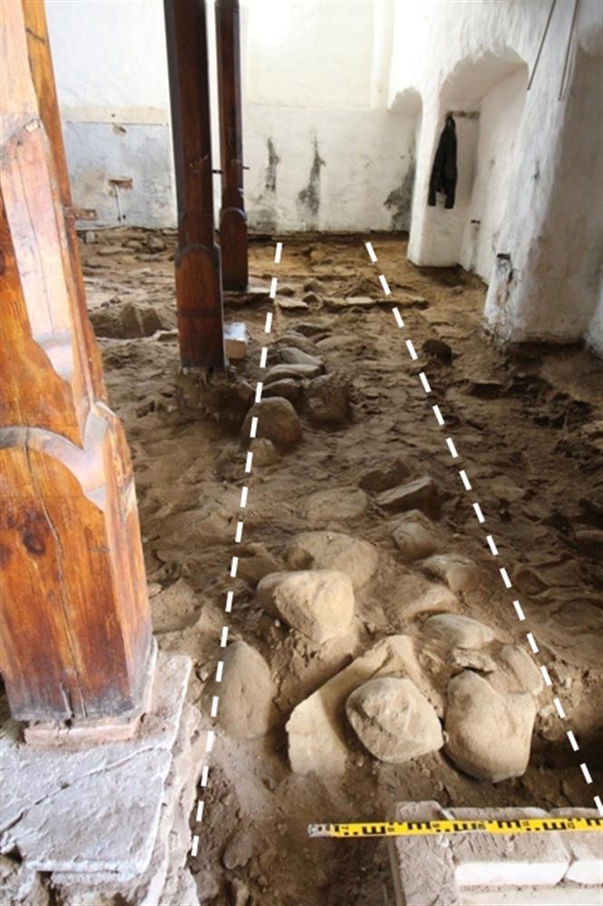 Keskaegsetest (maa)kirikutest ehitusarheoloogi pilguga