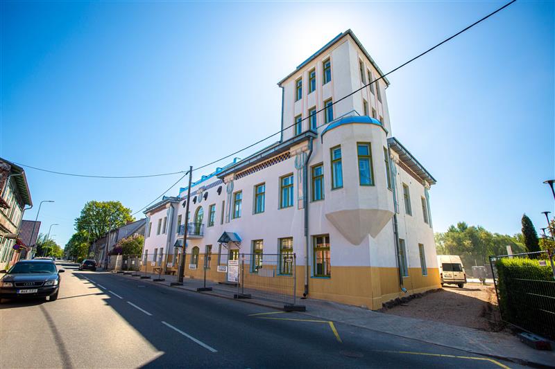 Valga lõvipeadega maja