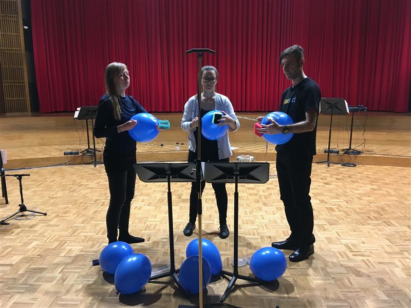 Mäng taju, materjali ja muusikaga