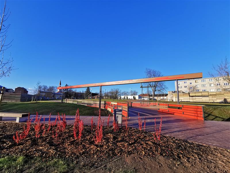 Üks jalg Eestis, teine Lätis