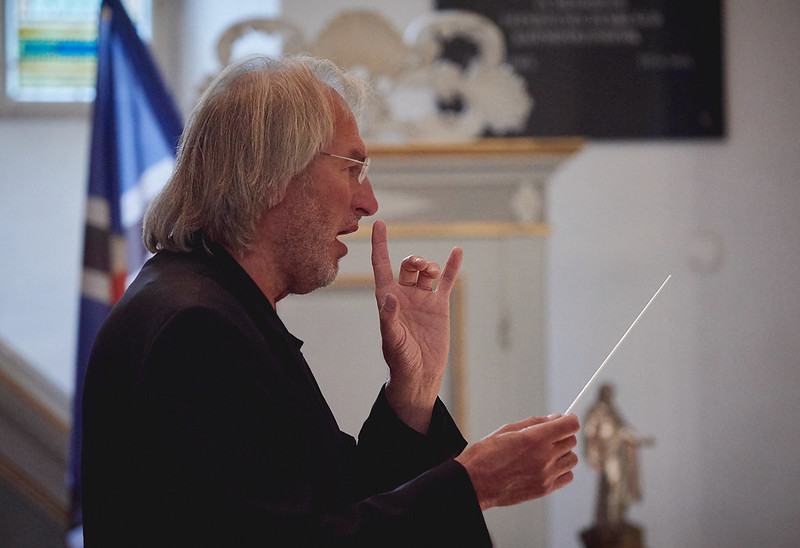 Maailma lühim ooper Samuel Barberi „Bridžikäsi“ jõuab esiettekandele Eestis