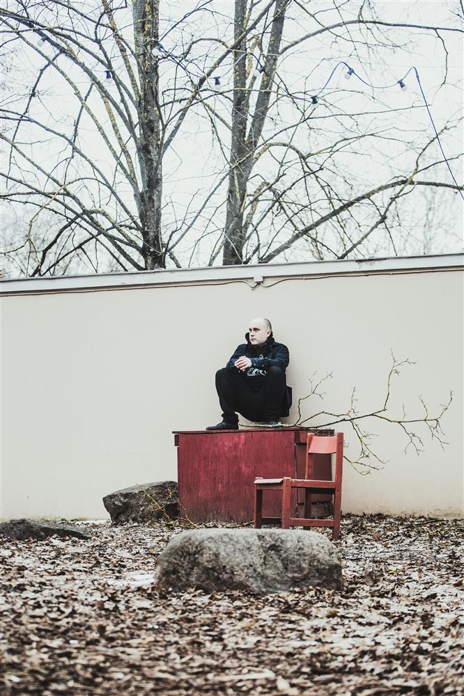 Suitsu nurk III  – Tõnis Vilu „Kaks eri lauset“