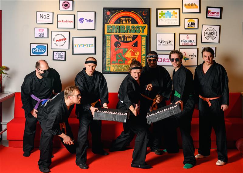 Paraja vungiga tähtede poole