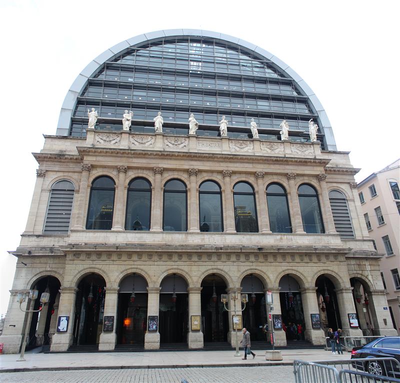 Estoniast, emotsioonideta