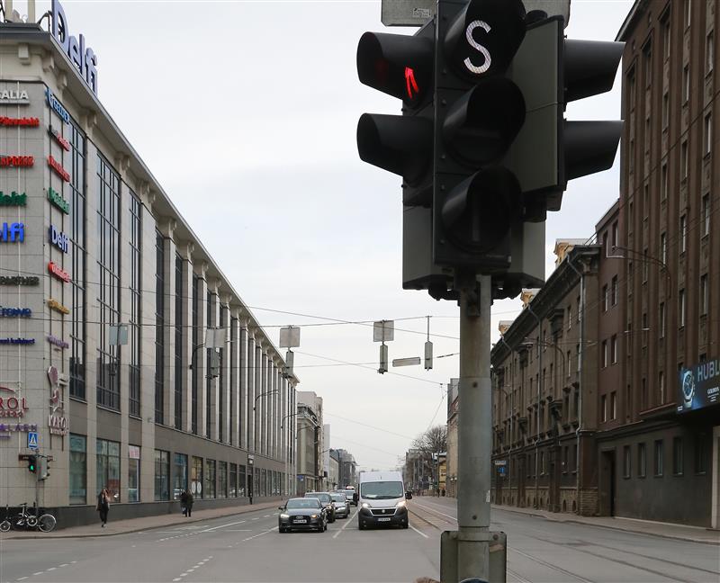 T&auml;nav, teeinsener ja jalgratas