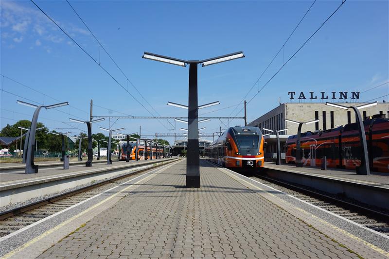 Suitsu nurk VI  — Jan Kausi „Balti jaam“